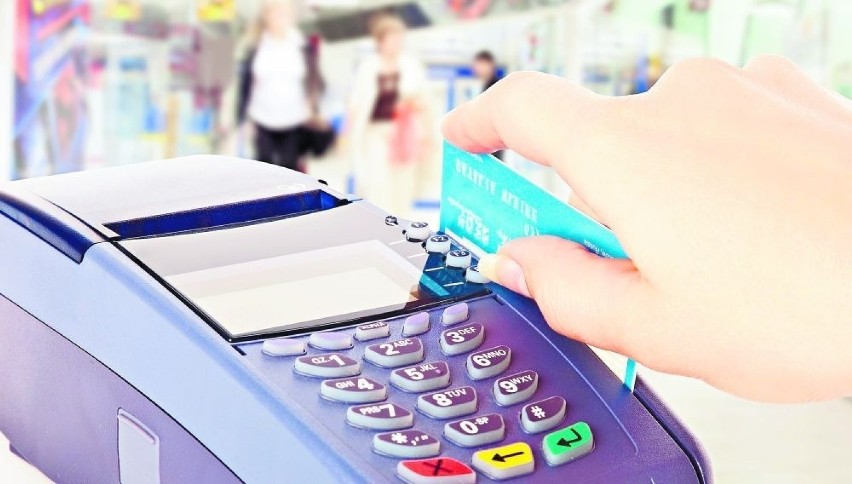 Unikaj płatności gotówką, korzystaj z kart płatniczych