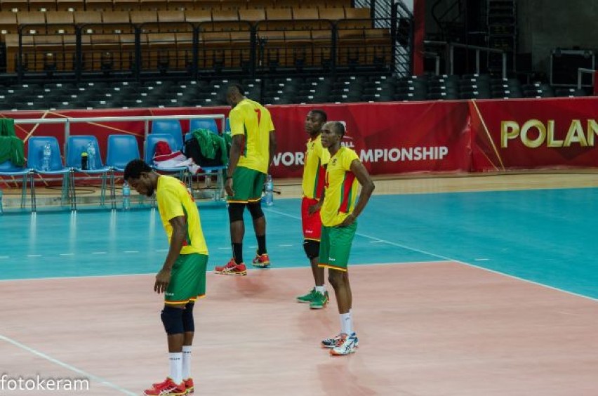 Trening siatkarzy Kamerunu.