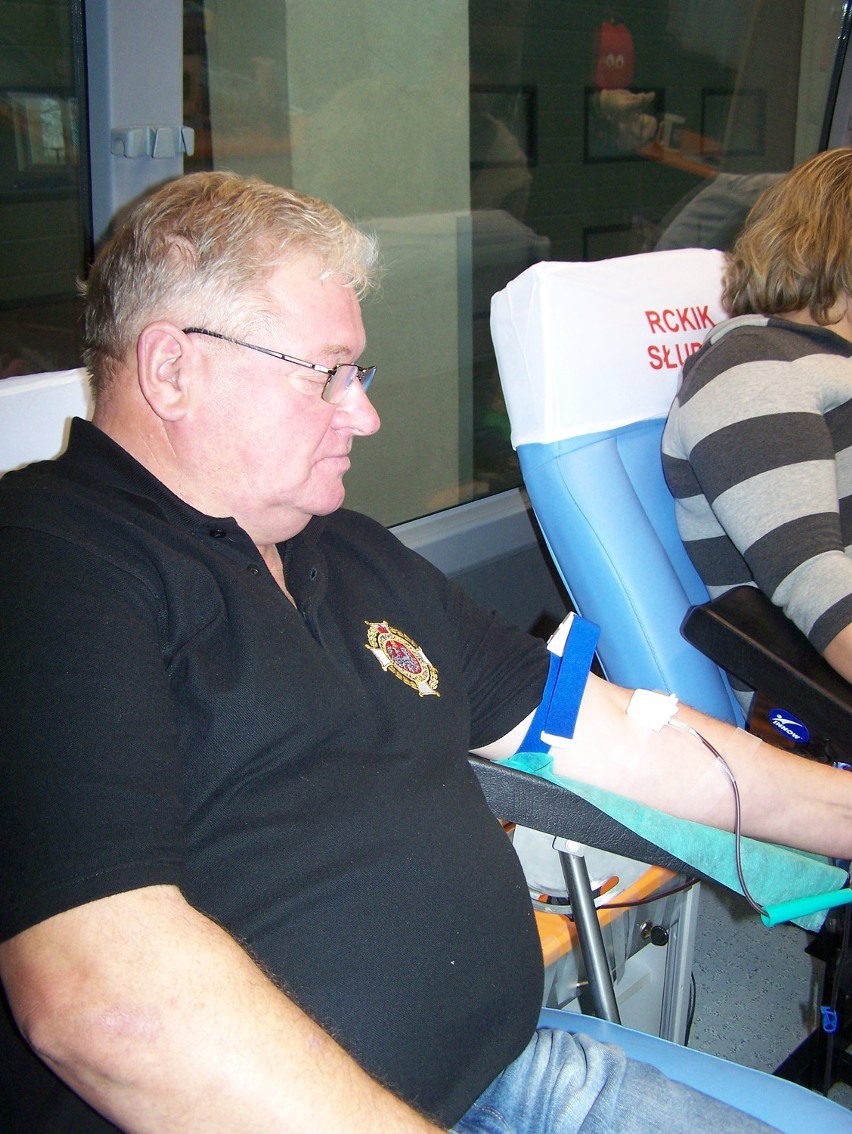 Bytów. Strażacy OSP honorowo oddali 11,5 litra krwi. Zbiórkę trzeba było podzielić na kilka etapów