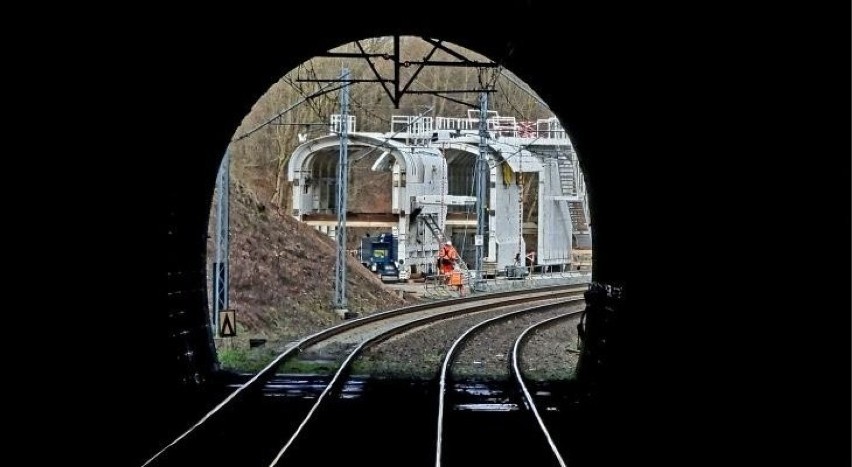 Do drążenia tunelu w Trzcińsku sprowadzono specjalną...