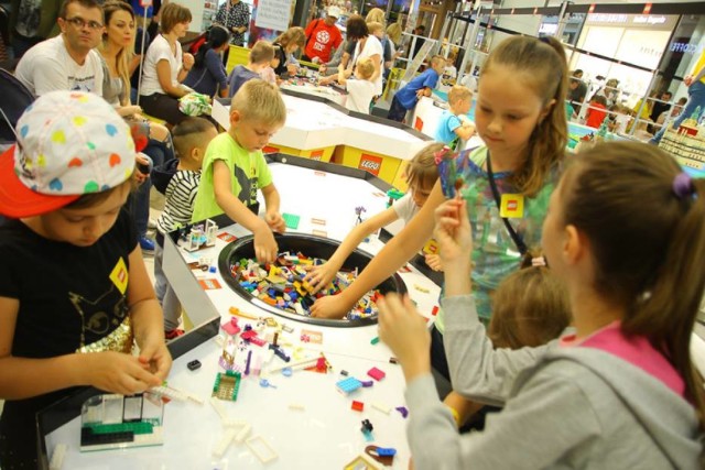 W weekend w Lego Store w Galerii Mokotów odbędzie się finał budowania wielkiej mapy Polski z 1 000 000 klocków! 

28 sierpnia, niedziela, Lego Store, Galeria Mokotów. Wstęp wolny.