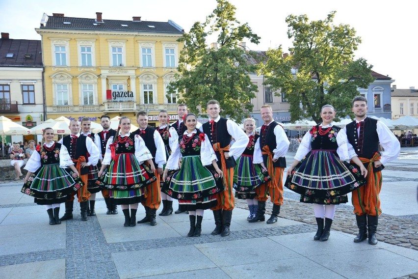 Harcerze rozśpiewali się na Rynku w Kielcach. Kto zdobędzie Złotą Jodłę?