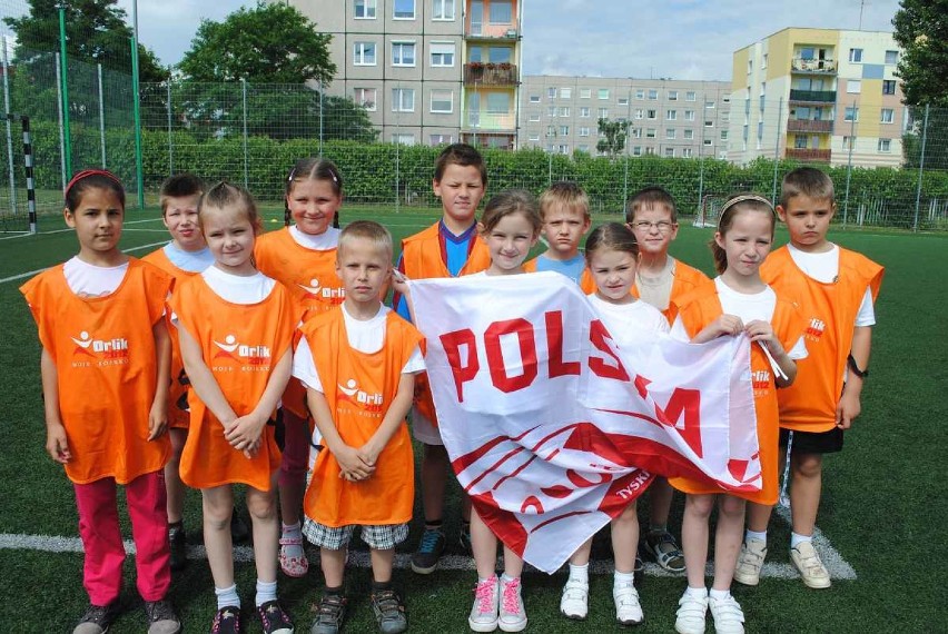 Gramy w piłkę z najmłodszymi  - Mini Euro ’2012 na Orlikach w Świebodzinie