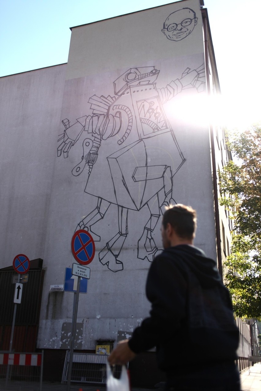 Kraków: &quot;Robot Lema&quot; - nowy mural przy ul. Józefińskiej [ZDJĘCIA]