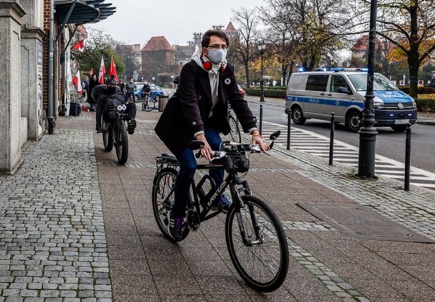 Przejazd rowerowy w ramach Strajku Kobiet w Gdańsku,...