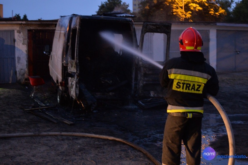 Pożar busa na Zazamczu we Włocławku