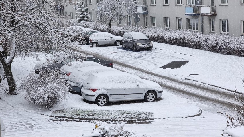 Piękny, zimowy krajobraz w Kielcach. Miasto przykrył biały puch. Zobacz zdjęcia