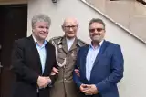 Porucznik Stefan Dulko skończył 90 lat. Burmistrz i wicestarosta z wizytą u bohatera