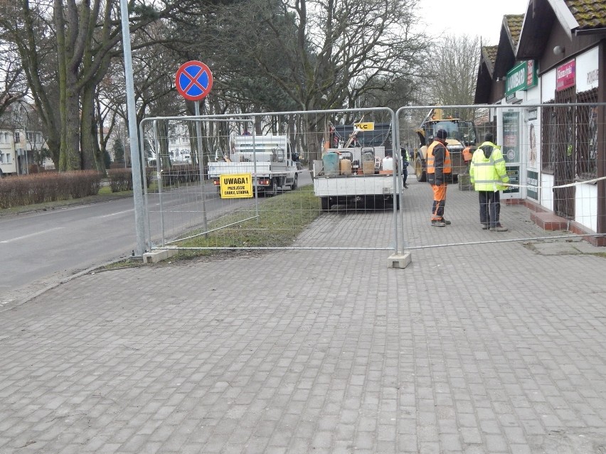 Prace ciepłownicze na placu Dąbrowskiego w Ustce