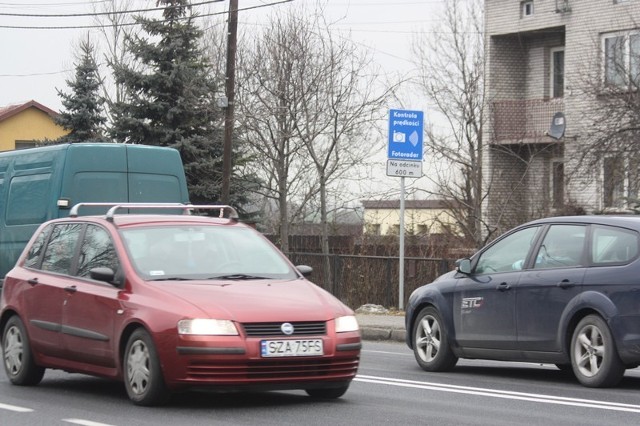 Kierowcy muszą uważać na fotoradar ustawiony przy drodze krajowej nr 78 w Porębie.