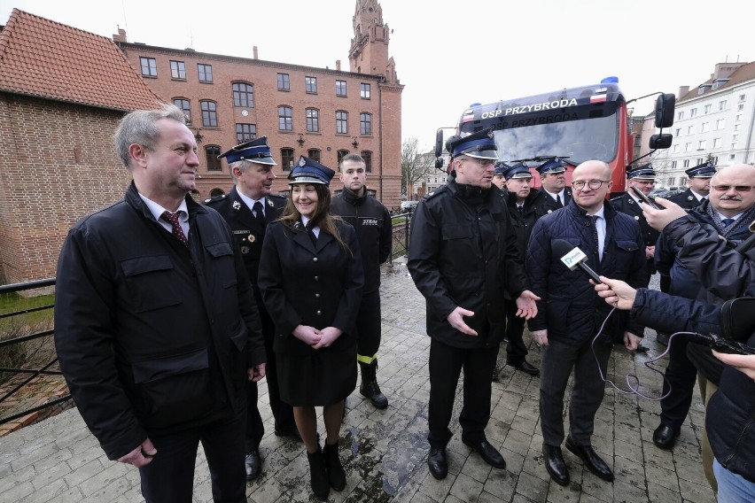 Nowe pojazdy to między innymi nowe wyposażenie, wydajniejsze...