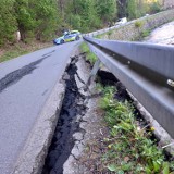 Zawalił się murek oporowy przy drodze do Jugowic. Na razie objazdy!