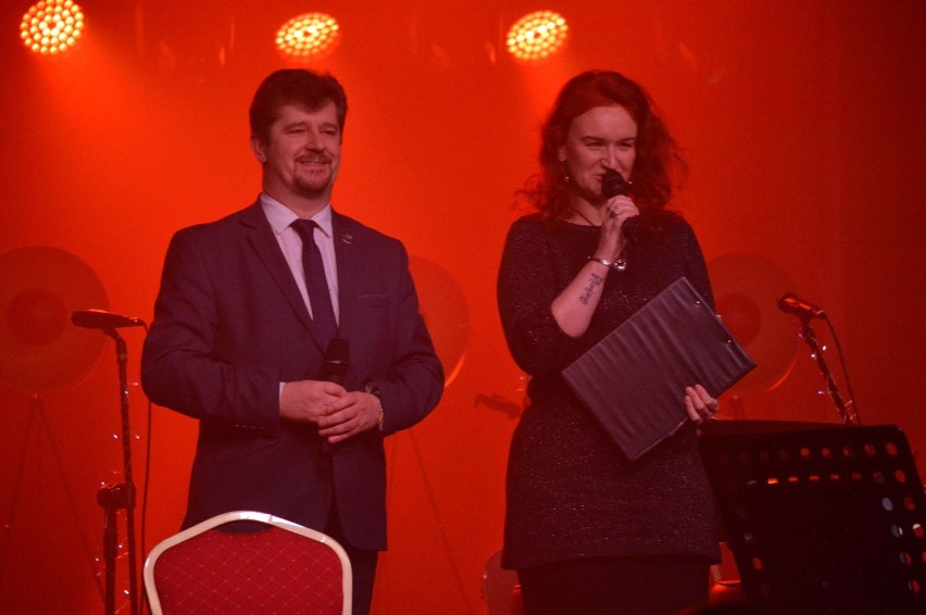 Enej wystąpił w Malborku [ZDJĘCIA]. Koncert noworoczny na zakończenie... "starszego brata" Wielkiej Orkiestry 
