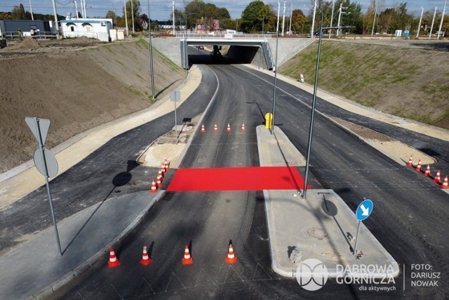 Nowy tunel, trzy ronda, część dróg rowerowych oraz chodników, a także wyremontowana ulica Kolejowa. To wszystko od 14 października będzie już dostępne dla kierowców, pieszych oraz rowerzystów

Zobacz kolejne zdjęcia/plansze. Przesuwaj zdjęcia w prawo naciśnij strzałkę lub przycisk NASTĘPNE