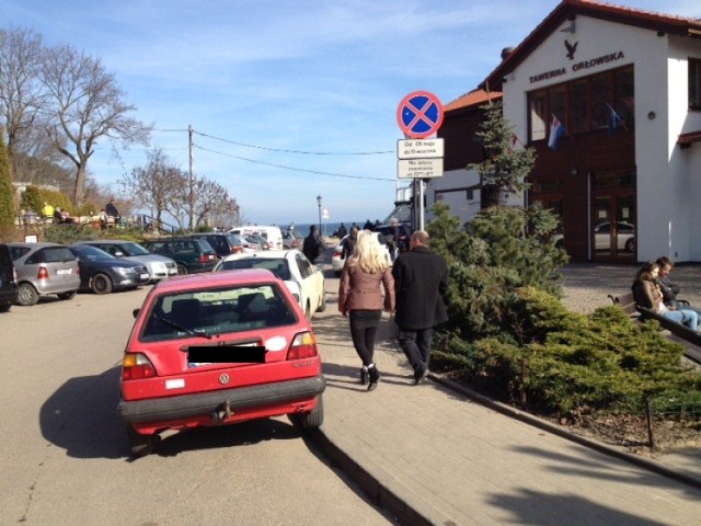 Weekendowy chaos na parkingu w Orłowie