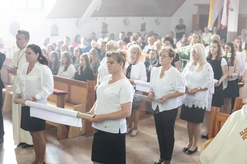 Konsekracja kościoła w Chałupach i bierzmowanie (2022)