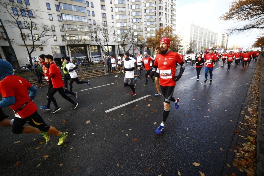 Bieg Niepodległości 2018 Warszawa. Największy bieg cyklu Warszawskiej Triady Biegowej [PROGRAM, UTRUDNIENIA]