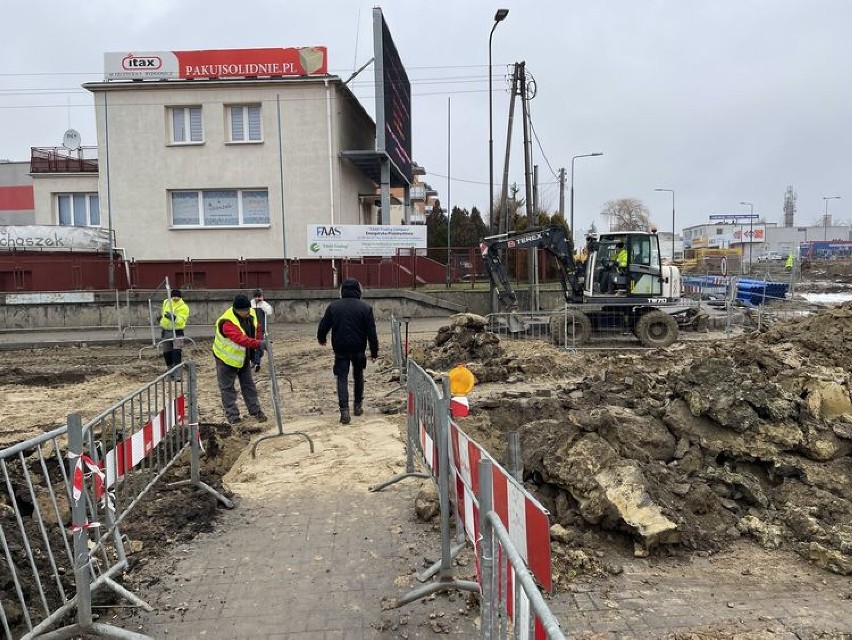 Przed świętami zakończono budowę części fundamentów pod...