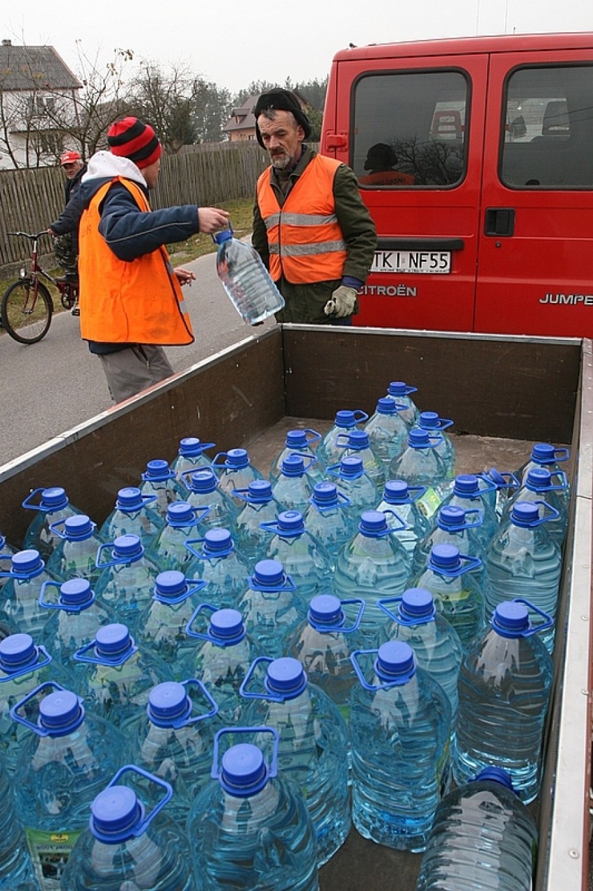 Skażona woda w gminie Piekoszów i Chęciny
