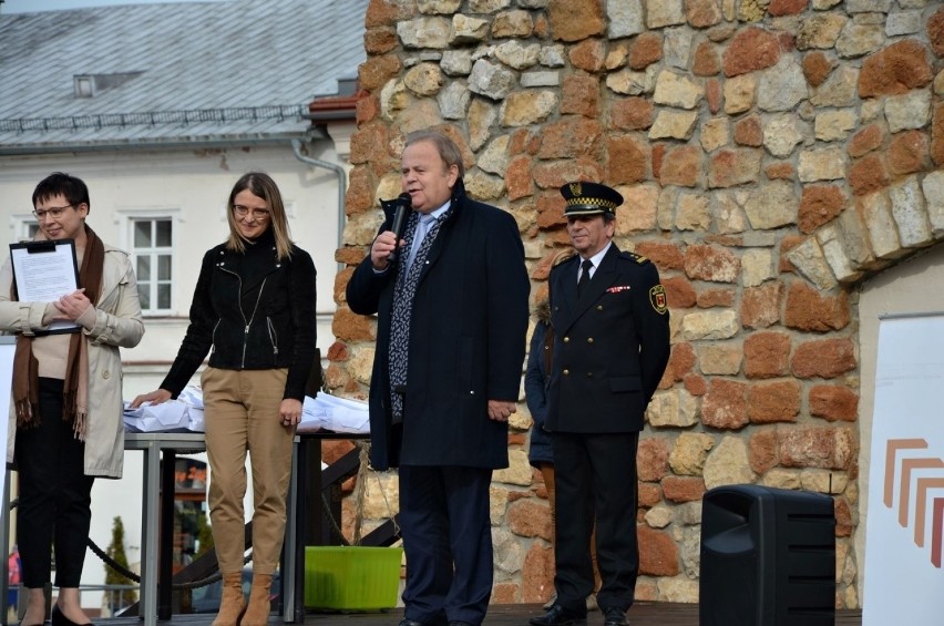 Wręczenie nagród na olkuskim rynku