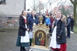 Bukówiec Górny. Wierni przywitali kopię obrazu Matki Bożej Jasnogórskiej [ZDJĘCIA]  