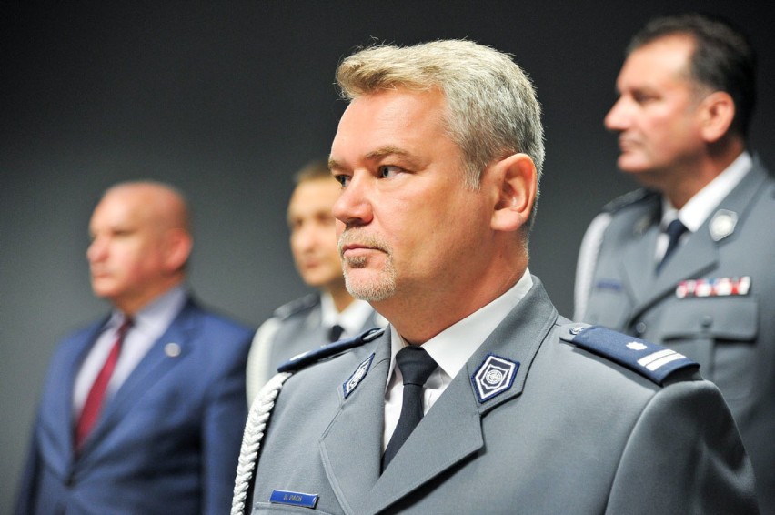 Szef lubuskich policjantów insp. Jarosław Janiak podziękował...
