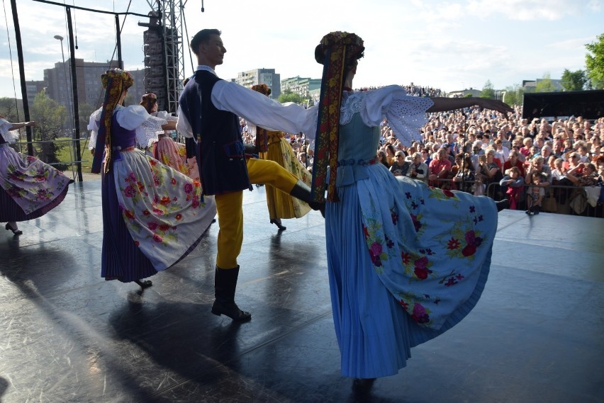 Piknik rodzinny w parafii bł. Karoliny w Tychach i występ...