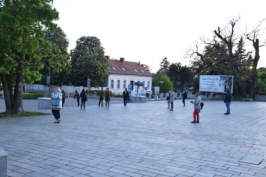 Protest "Dość zabawy w chowanego" w Gnieźnie (17.05.2020)