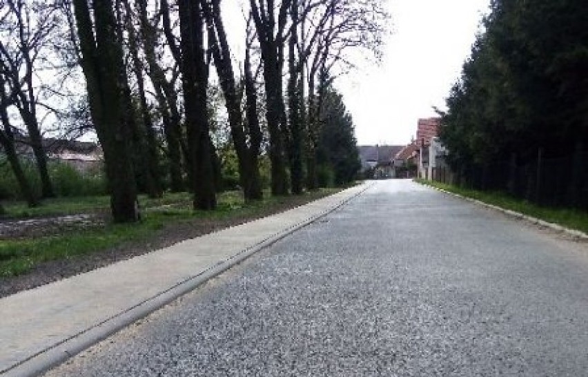 Gmina Żukowice: Nowy chodnik w Kamionej jest już gotowy