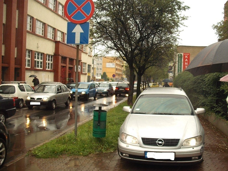 Częstochowa: Korki w centrum - kierowcy jeżdżą pod prąd