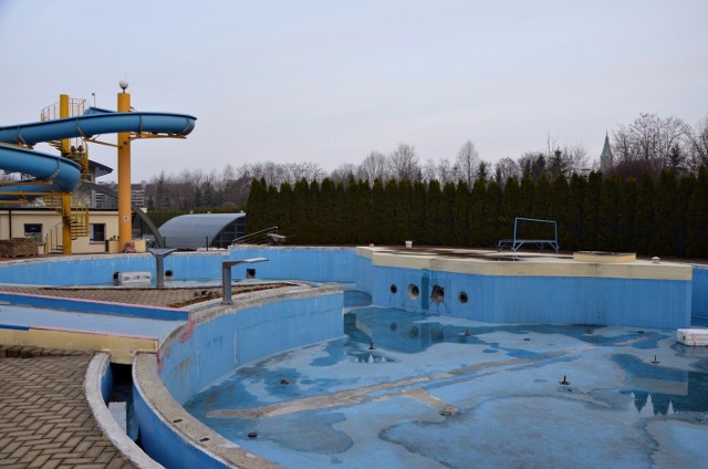 Remont olkuskiego basenu prowadzony jest według najnowszych standardów. Jego efekty mieszkańcy poznają już latem 2022.