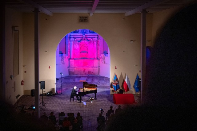 W kościele poewangelickim w Złotym Stoku koncert dał francuski pianista Michel Bourdoncle