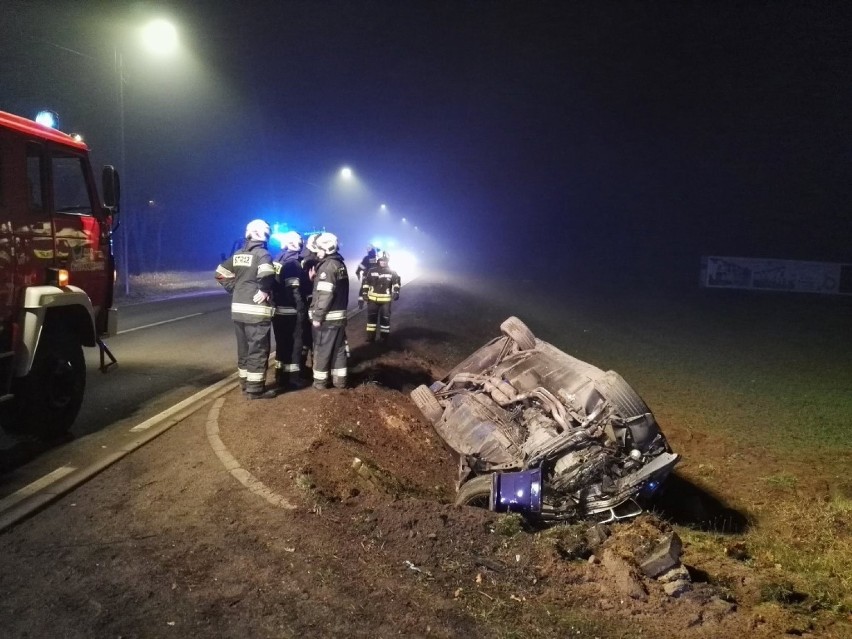 Wypadek w Chwaszczynie - kierowca bmw trafił do szpitala    ZDJĘCIA