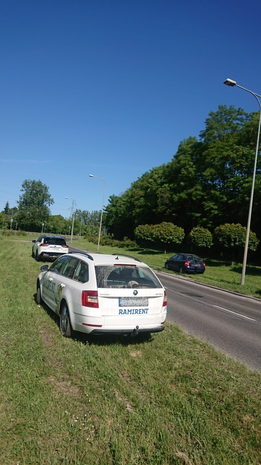 Poranna kraksa trzech aut na ulicy Łódzkiej w Kielcach