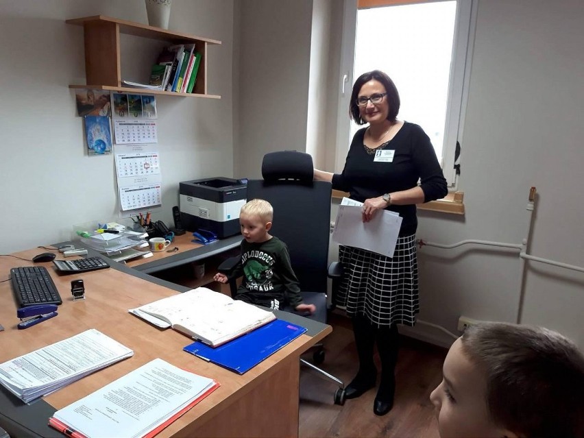 Wolsztyn: przedszkolaki z Perkowa w Urzędzie Gminy Przemęt