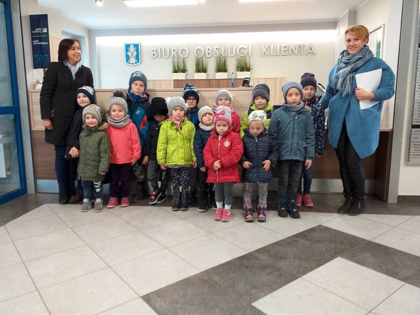 Wolsztyn: przedszkolaki z Perkowa w Urzędzie Gminy Przemęt
