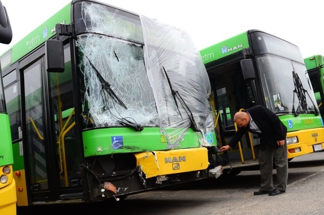 Autobus, który brał udział w wypadku na Głogowskiej