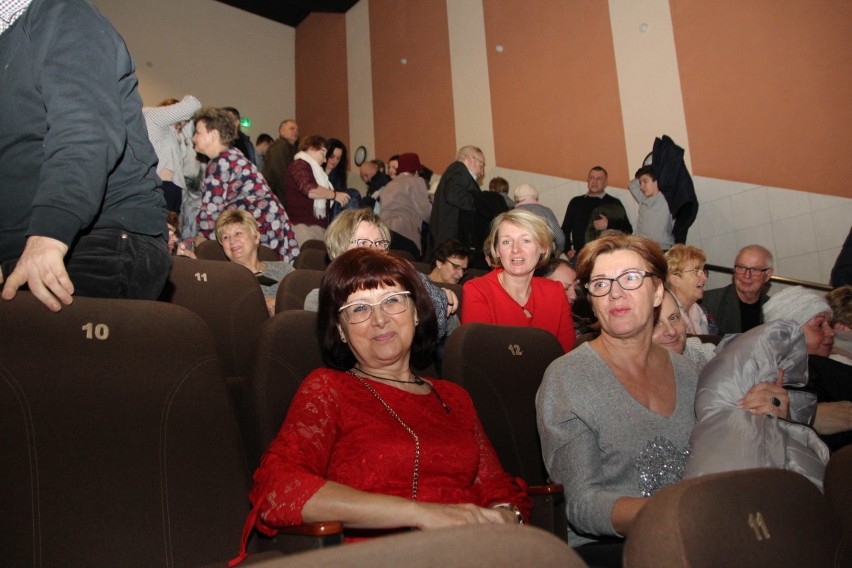 Spektakl "Niewolnice z Pipidówki" w sali kinowej ZCAS-u w Złotowie