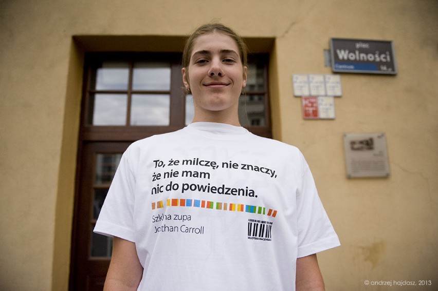 Zgłoszeni wolontariusze dostali okolocznościowe koszulki