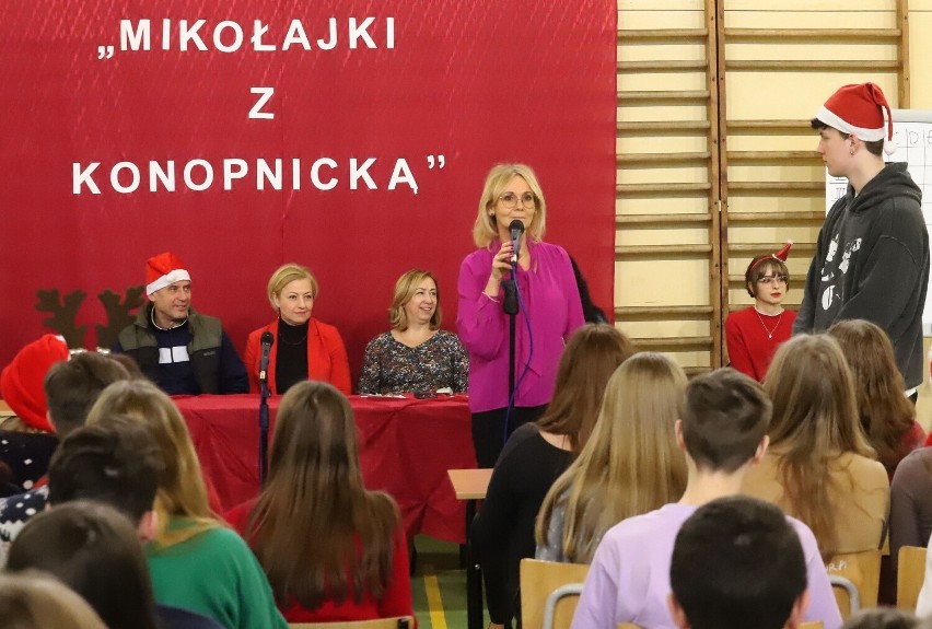 Mikołajkowe otrzęsiny w II Liceum Ogólnokształcącym imienia Marii Konopnickiej w Radomiu. Zobaczcie zdjęcia
