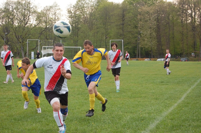 Ajax Leśniewo - Konsal Sławoszyno 5:1 (1:1). Koncert Lewickiego