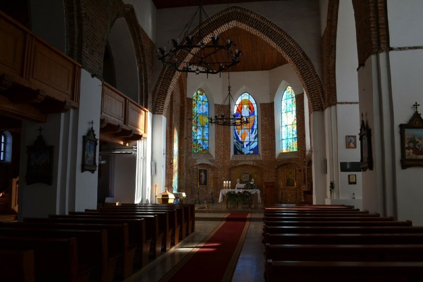 Wnętrze kościoła w Cedrach Wielkich