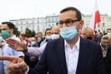 Koronawirus: Premier Mateusz Morawiecki nie wyklucza powrotu ograniczeń i kwarantanny. Minister zdrowia Łukasz Szumowski przerywa urlop