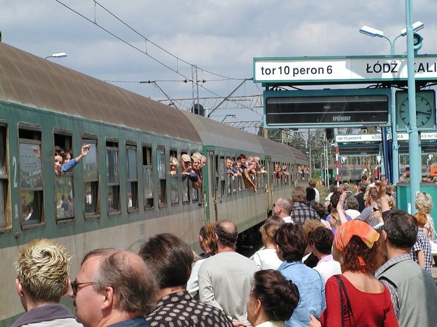 Rusza sezon na wakacyjne wyjazdy. Samochód czy pociąg - oto jest pytanie...