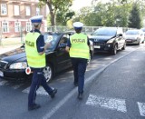 Akcja tarnowskiego MORD i policji pod szkołami w Tarnowie i regionie. Funkcjonariusze drogówki będą rozdawać ulotki i odblaski