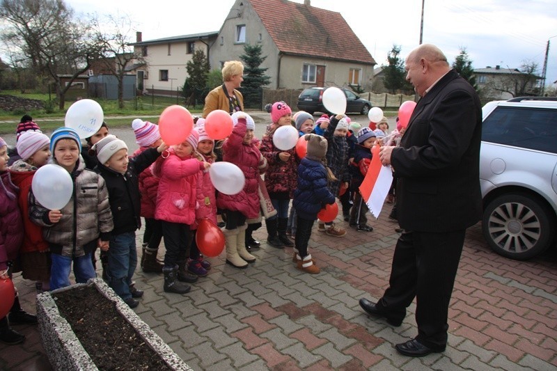 Dziadowa Kłoda: Święto niepodległości u przedszkolaków