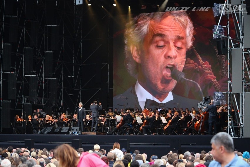 Andrea Bocelli na Wałach Chrobrego. Tłumy na koncercie [ZDJĘCIA, WIDEO] 