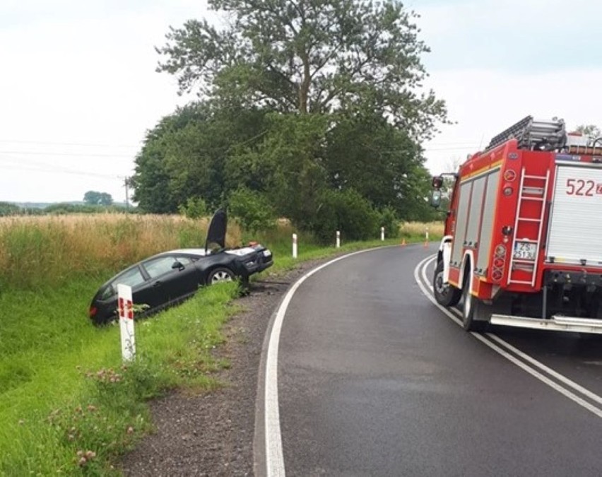 Zderzenie dwóch aut w gminie Darłowo miało miejsce 20 lipca...