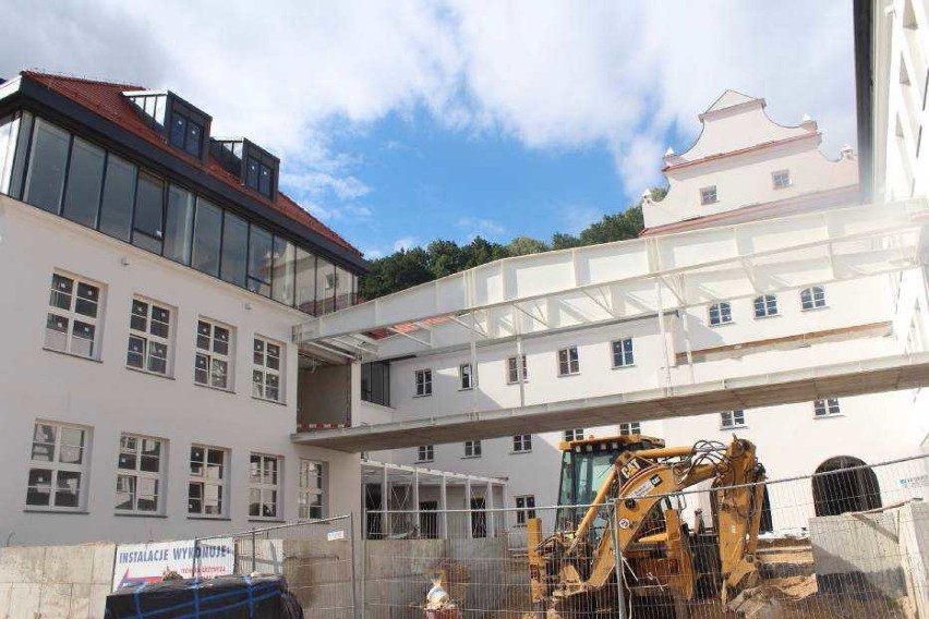 Szkolne błędy podczas budowy szkoły w Kazimierzu. NIK wytyka błędy władzom