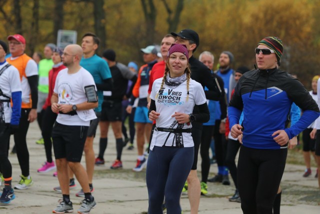 Setki osób wzięły udział w piątej odsłonie chorzowskiego Biegu Dwóch Szybów. Biegli nie tylko mieszkańcy Chorzowa, ale też Świętochłowic, Rudy Śląskiej i wielu innych miejscowości w Śląskiem.